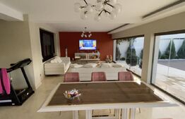 Vila de lux, 600 mp, 1507 mp teren, cinema, piscina incalzita, zona Ford