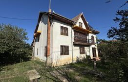 Casă cu anexe, 134 mpc, teren 2.440 mp, front 44 m, Giubega