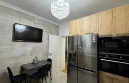 Apartament de 4 camere pe 2 niveluri, curte, 2 locuri de parcare, Ultracentral