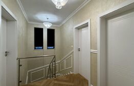 Apartament de 4 camere pe 2 niveluri, curte, 2 locuri de parcare, Ultracentral