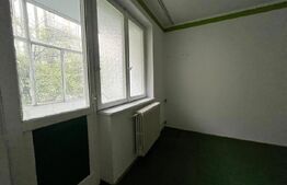 Apartament cu 2 camere, nemobilat, semidecomandat, etaj 1, Nanterre