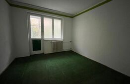 Apartament cu 2 camere, nemobilat, semidecomandat, etaj 1, Nanterre