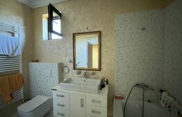 Casă deosebită pe parter, 139 mp utili, 835 mp teren, Bariera Vâlcii