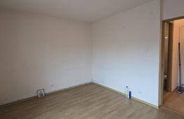 Apartament cu 3 camere, etaj 1,  79 mp utili totali, Calea Bucuresti-Piata Mare