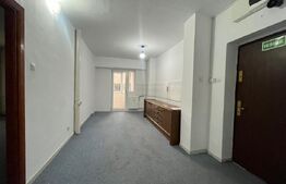Apartament cu 3 camere la parter, 74 mp, pretabil spațiu comercial, central