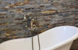 Apartament 3 camere, 105 mp, lux, terasa si piscina, loc gratar, zona 1 Mai