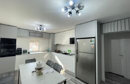 Apartament cu 3 camere decomandat, 72 mp, zona Lapus Arges