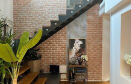 Apartament de lux cu 4 camere, 170 mp, terasă și curte privată, zona centrală