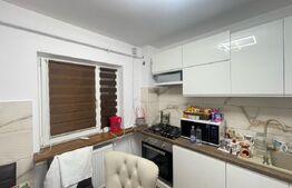 Apartament de vanzare, 2 camere, 50 mp, decomandat, etaj 2, zona Cornitoiu