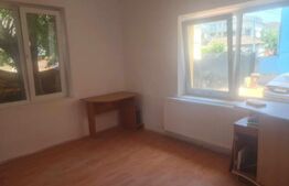 Casă cu 5 camere, D+P, 180 mp, centrală, AC, curte de 200 mp,zona Centru