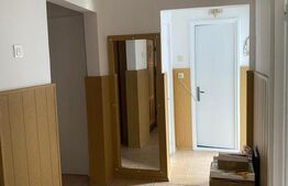 Apartament 3 camere decomandate, zona Intim