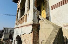 Conac cu teren intravilan 8759 mp, priveliste panoramica, Ciutura