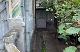 Casa batraneasca, locuibila, Podari, teren 1050 mp