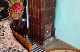 Casa batraneasca, locuibila, Podari, teren 1050 mp