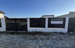 Teren intravilan împrejmuit de 465 mp, toate utilitățile, Cârcea