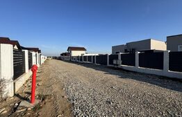 Teren intravilan împrejmuit de 465 mp, toate utilitățile, Cârcea