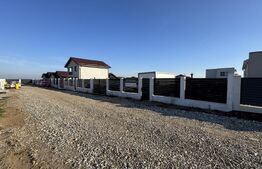 Teren intravilan împrejmuit de 465 mp, toate utilitățile, Cârcea