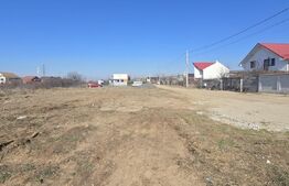 Teren intravilan 650 mp, front 32 metri, zona Girlesti