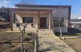 Casa parter cu 3 camere, 68 mp utili, 300 mp teren in zona Ghercesti 