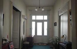 Casa cu 4 camere, 128 mp utili si 303 mp teren, zona centrala