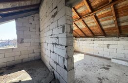 Casa la rosu P+M, Cernele (capatul lui 2), 420 mp teren, 149 mp utili