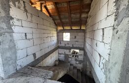 Casa la rosu P+M, Cernele (capatul lui 2), 420 mp teren, 149 mp utili