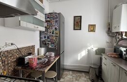 Apartament in casa pe parter, 4 camere, 80 mp utili, zona centru