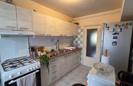 Apartament cu 4 camere, decomandat, 78,7 mp utili, etajul 3, zona Casa Stiintei 