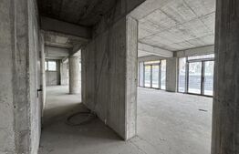 Spatiu comercial demisol bloc nou, 256 mp utili, zona Craiovita Noua