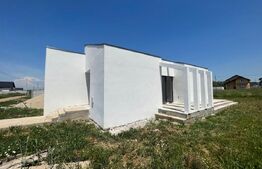 Casa pe parter cu un design deosebit, zona nordica / Simnicul de Jos