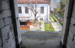 Propietate cu 2 case si spatiu comercial, 585 mp teren, intersectia cu agronomia