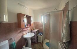 Apartament decomandat, cu 3 camere, 75 mp, zona Pelendava