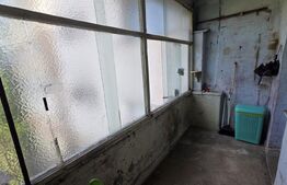 Apartament de vanzare cu 3 camere, 48 mp, zona Valea Rosie 