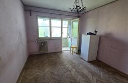 Apartament de vanzare cu 3 camere, 48 mp, zona Valea Rosie 