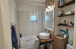 Apartament de vanzare cu 3 camere, 77.5 mp,  zona liceul de chimie 