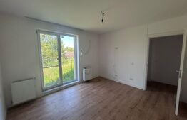 Apartament de vanzare, cu 3 camere, 70,3 mp, gradina 88 mp, zona veteranilor
