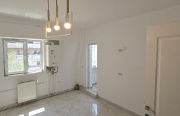 Apartament, renovat, cu 4 camere, 120 mp totali,  zona Centrala-Mercur