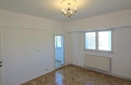 Apartament, renovat, cu 4 camere, 120 mp totali,  zona Centrala-Mercur