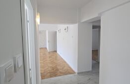 Apartament, renovat, cu 4 camere, 120 mp totali,  zona Centrala-Mercur