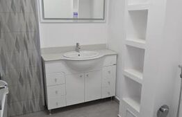 Apartament, renovat, cu 4 camere, 120 mp totali,  zona Centrala-Mercur