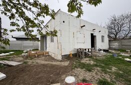 Casa de vanzare, cu 4 camere, 99 mp, 404 mp teren, zona Cosoveni