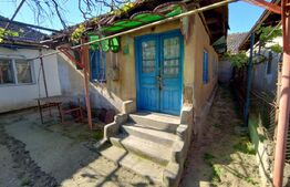 Teren cu 2 case batranesti, de vanzare, 305 mp, zona Brestei