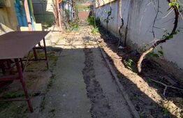 Teren cu 2 case batranesti, de vanzare, 305 mp, zona Brestei