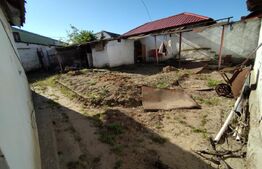 Teren cu 2 case batranesti, de vanzare, 305 mp, zona Brestei