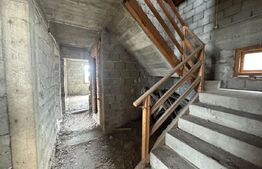 Casă la roșu Filiași, 232 mp, teren generos 1842 mp, investiție ideală