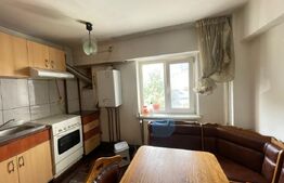 Apartament de vanzare, cu 3 camere, 77mp, zona Lapus Arges