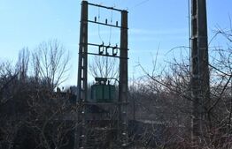 Hale, spatii de depozitare si administrative, teren 6530 mp, Cernele