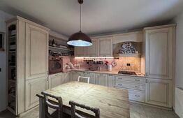 Casa de vanzare, cu 4 camere, 140 mp, 280 mp teren, zona Magnolia