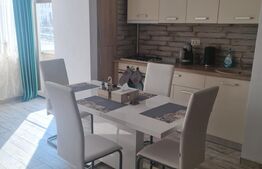 Apartament de inchiriat, cu 3 camere, 90 mp, zona Universitate