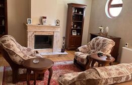 Vila de vanzare, cu 11 camere, 550 mp, zona Bariera Vâlcii